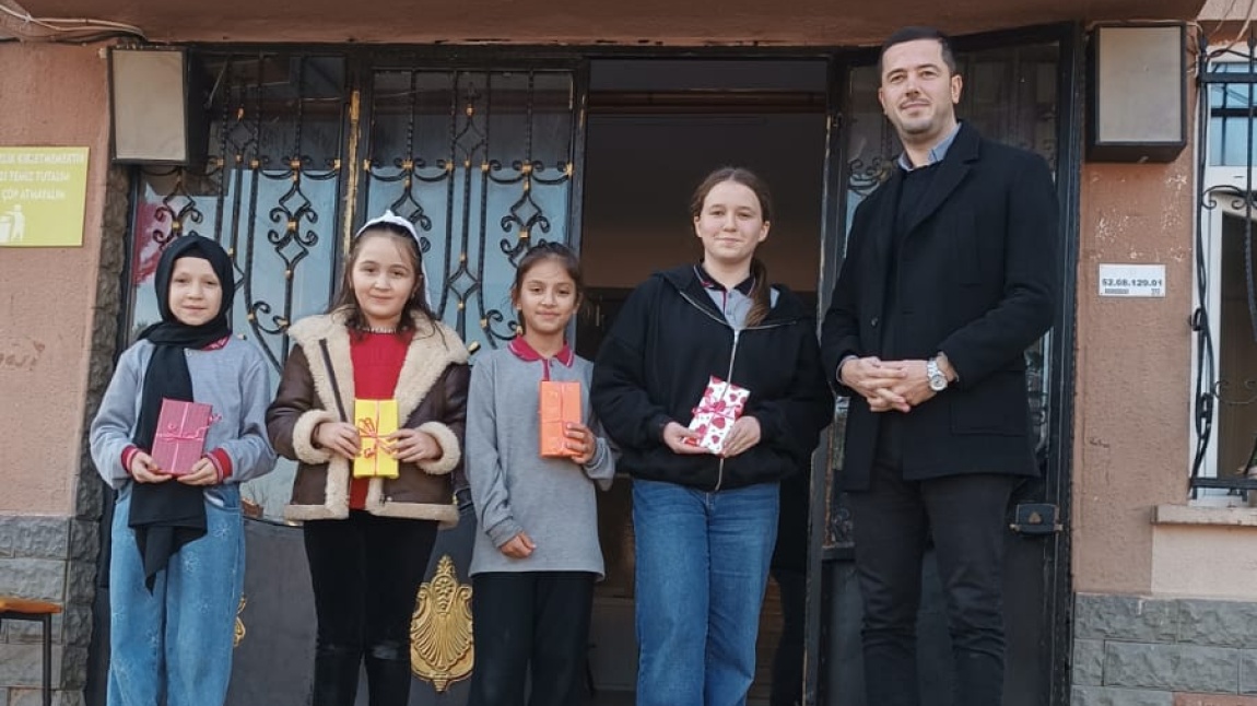 OKULUMUZDA KASIM AYININ ÖRNEK ÖĞRENCİLERİ SEÇİLDİ.